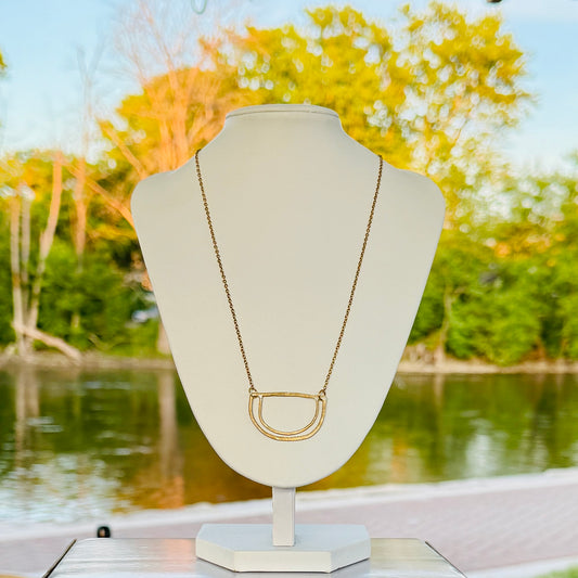 Arch Necklace
